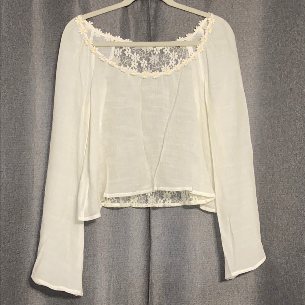 FLOWY CROP TOP